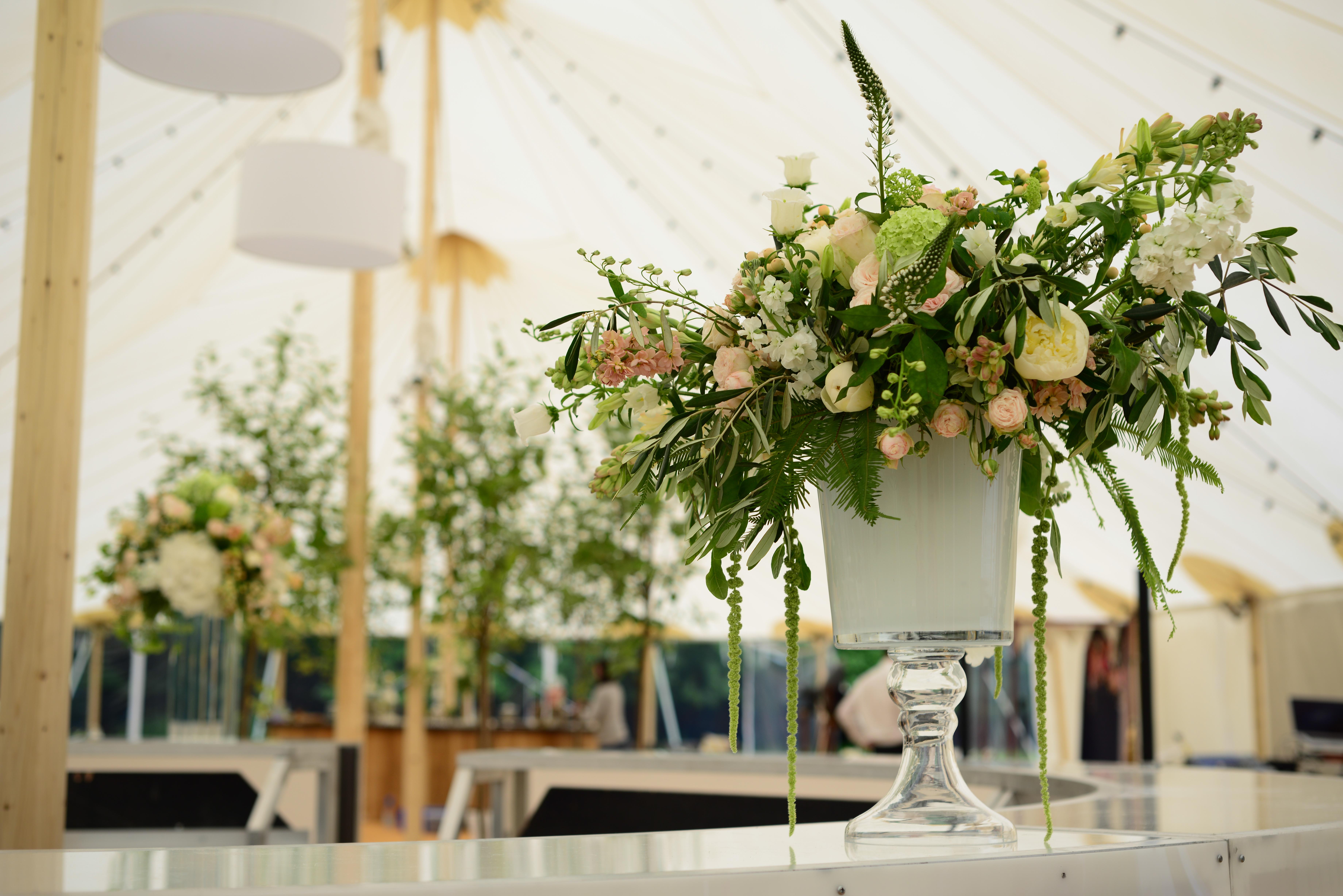A stunning creation by Lucy MacNicoll Flowers. LCPhotography Wedding hour Live-21