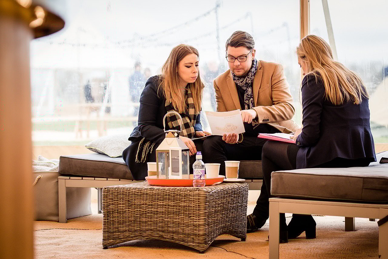 PapaCouple, Scott and Alice discuss their wedding plans with Event Planner Kate