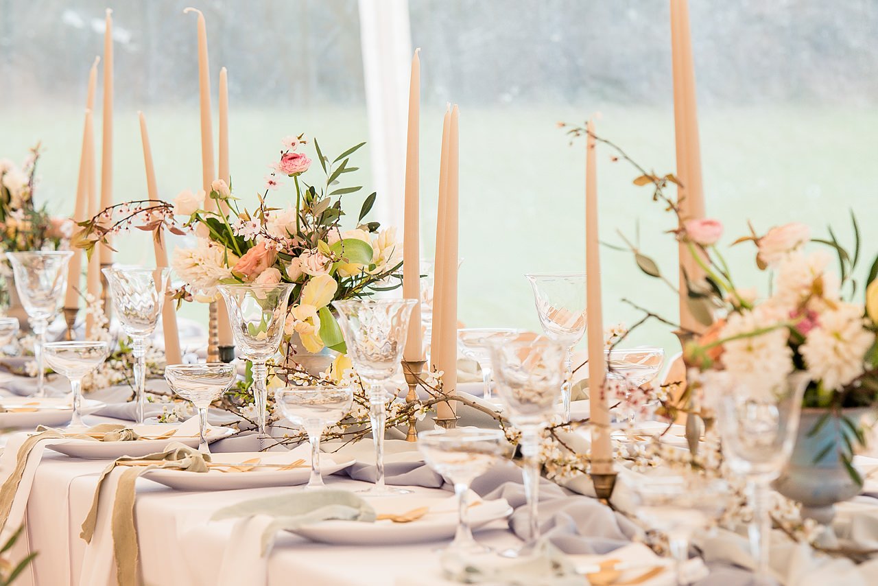 PapaKåta Sperry Tent Tablescape. Image by Dominic Wright Photography PapaKåta Sperry Tent Tablescape by Dominic Wright Photography