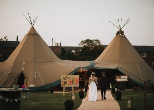 Anneka & Chris PapaKåta Teepee Tipi Wedding