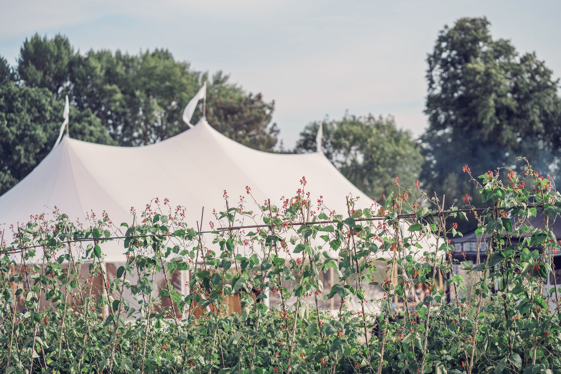 PapaKåta couple Louise & Alex's Sperry Wedding at Elford Hall Garden, Staffordshire captured by Jessica Raphael Photography- Sperry Tent Garden Wedding