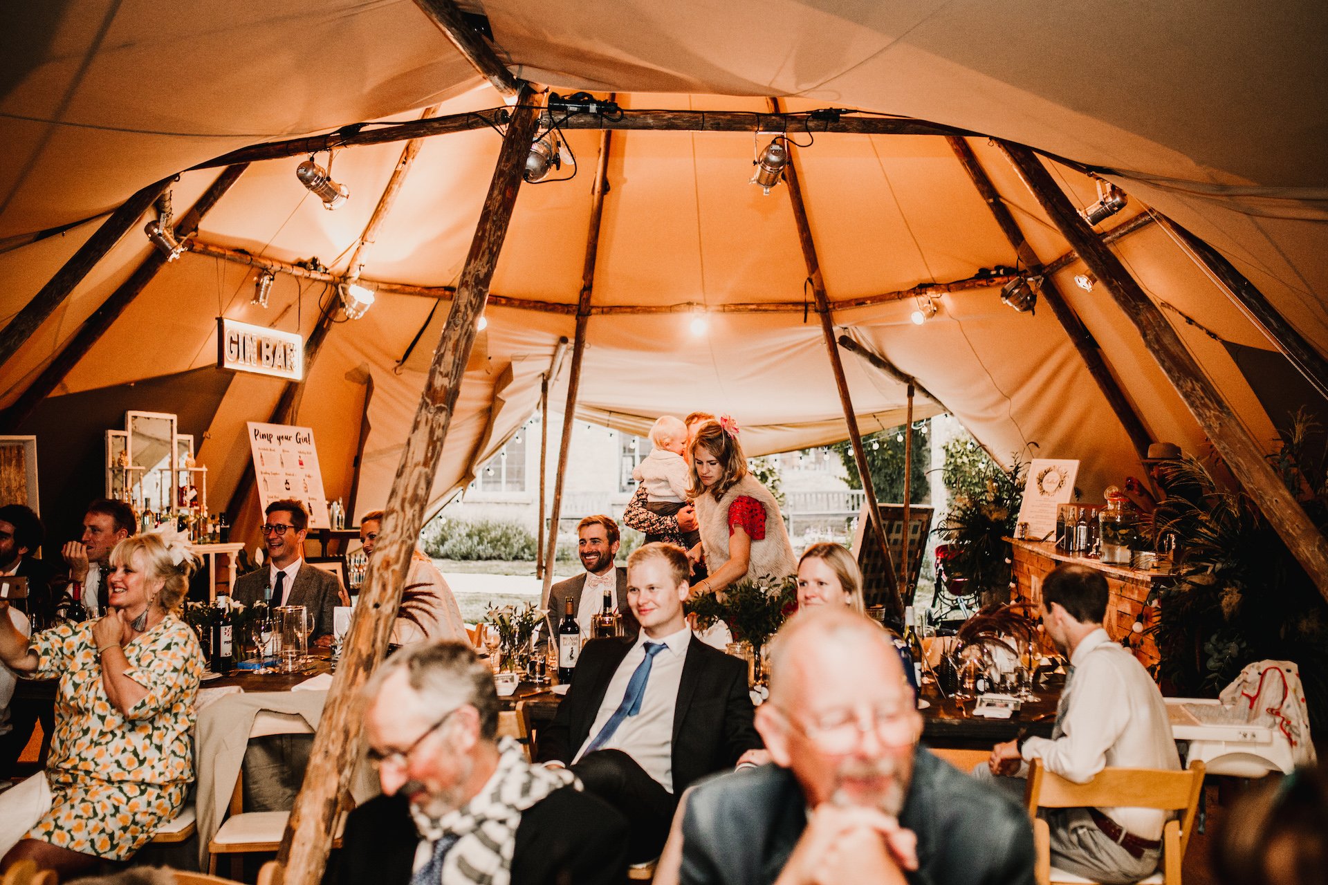 PapaKåta couple Hayley & Luke's Teepee Wedding in Ascott-Under-Wychwood, Oxon captured by Carla Blain Photography- Wedding guests