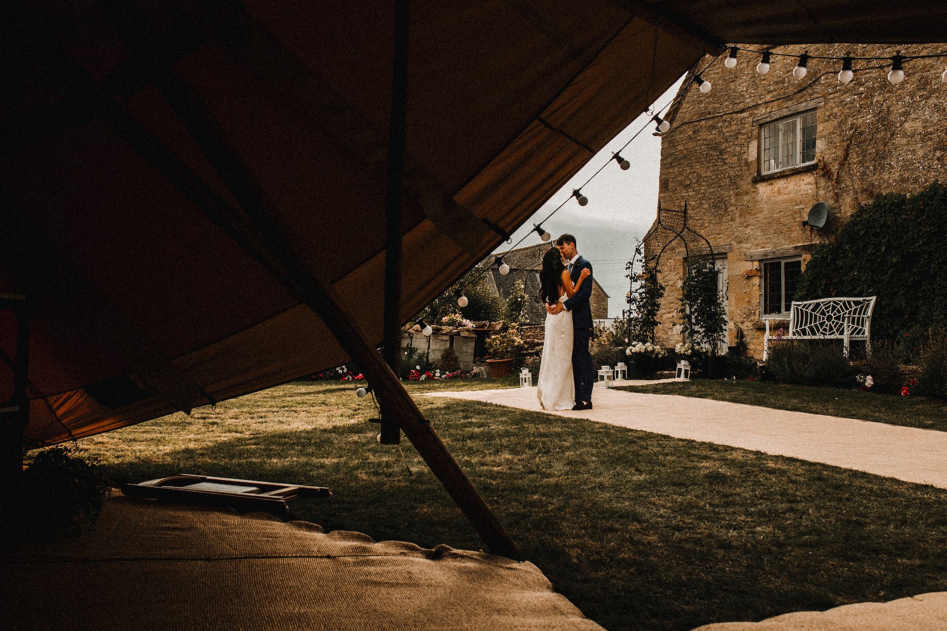 PapaKåta couple Hayley & Luke's Teepee Wedding in Ascott-Under-Wychwood, Oxon captured by Carla Blain Photography- A moment to cherish 