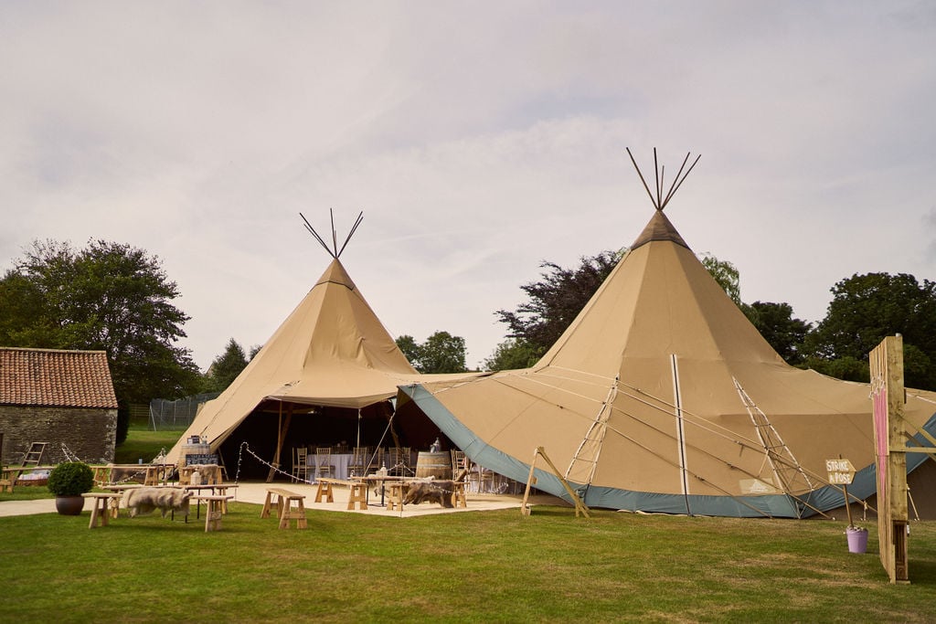 PapaKåta couple Lucy & Chris' Teepee Wedding in Terrington North Yorkshire captured by Chris Morse Photography- DIY Teepee wedding 