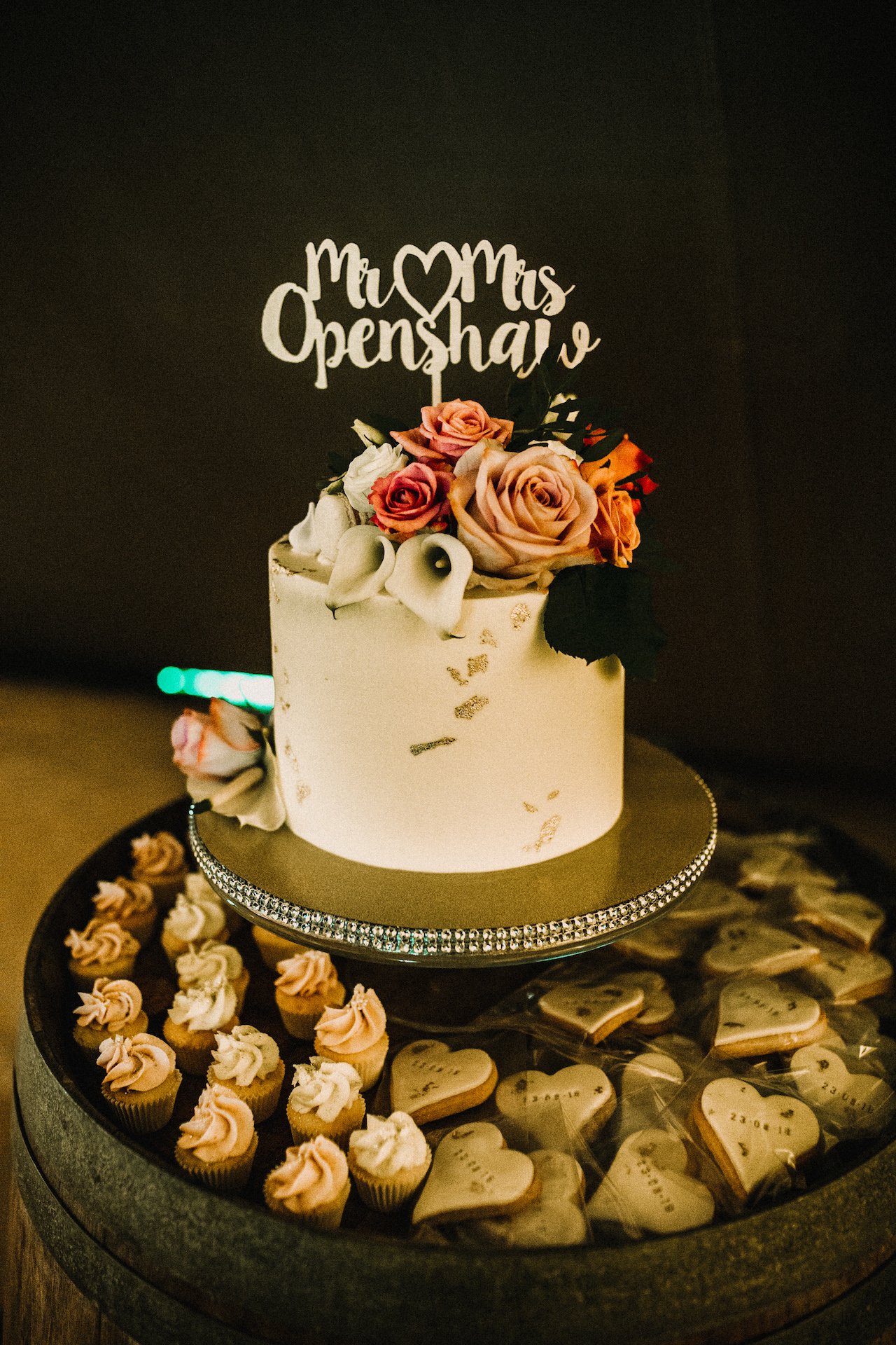 PapaKåta couple Hayley & Luke's Teepee Wedding in Ascott-Under-Wychwood, Oxon captured by Carla Blain Photography- Wedding cake with personalised cake topper