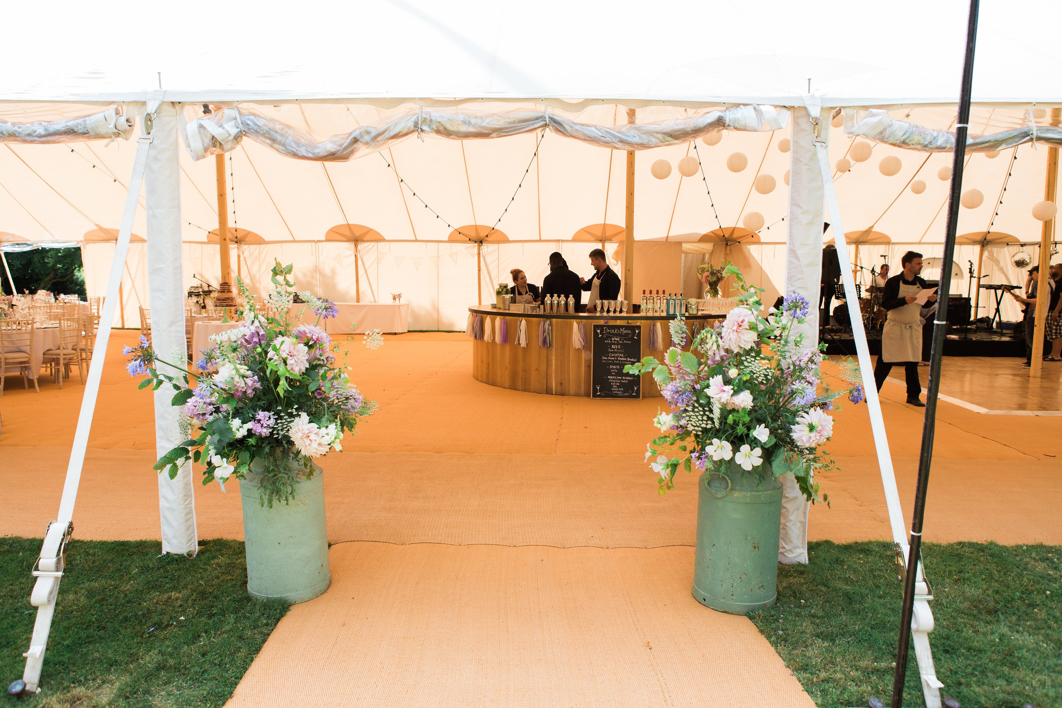 Georgie & Ben's PapaKåta Sperry Tent wedding at Newington House captured by Lucy Davenport: Flowers by Green & Gorgeous Flowers