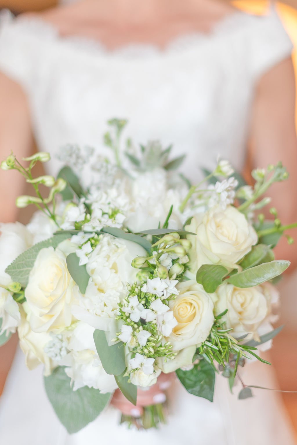 Amanda & Jono PapaKåta Sperry Tent Wedding, Rockley Manor, Flo Brooks Photography; Bridal Bouquet