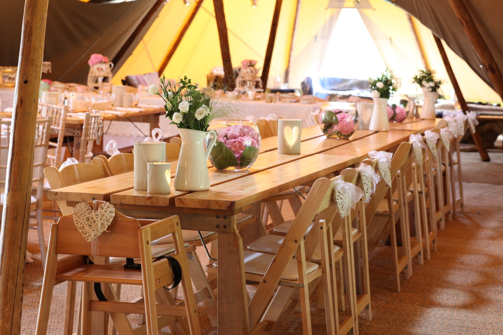 PapaKata Teepee with highchair