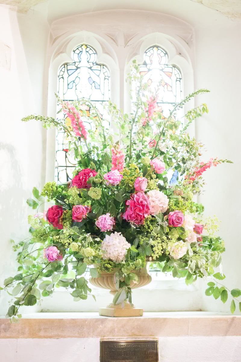 Hannah & Tom Stunning PapaKåta Sperry Tent Wedding in West Horsley, Surrey. Captured Beautifully by Helen Warner Photography; Stunning Wedding Blooms 