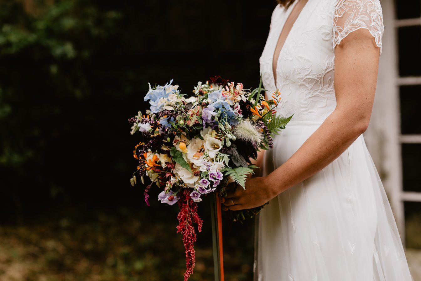 Jess & James stunning PapaKåta Sperry & Tipi Tent Wedding in Aldworth, Berkshire. Photographed beautifully by Benjamin Stuart Photography; Bridal Bouquet