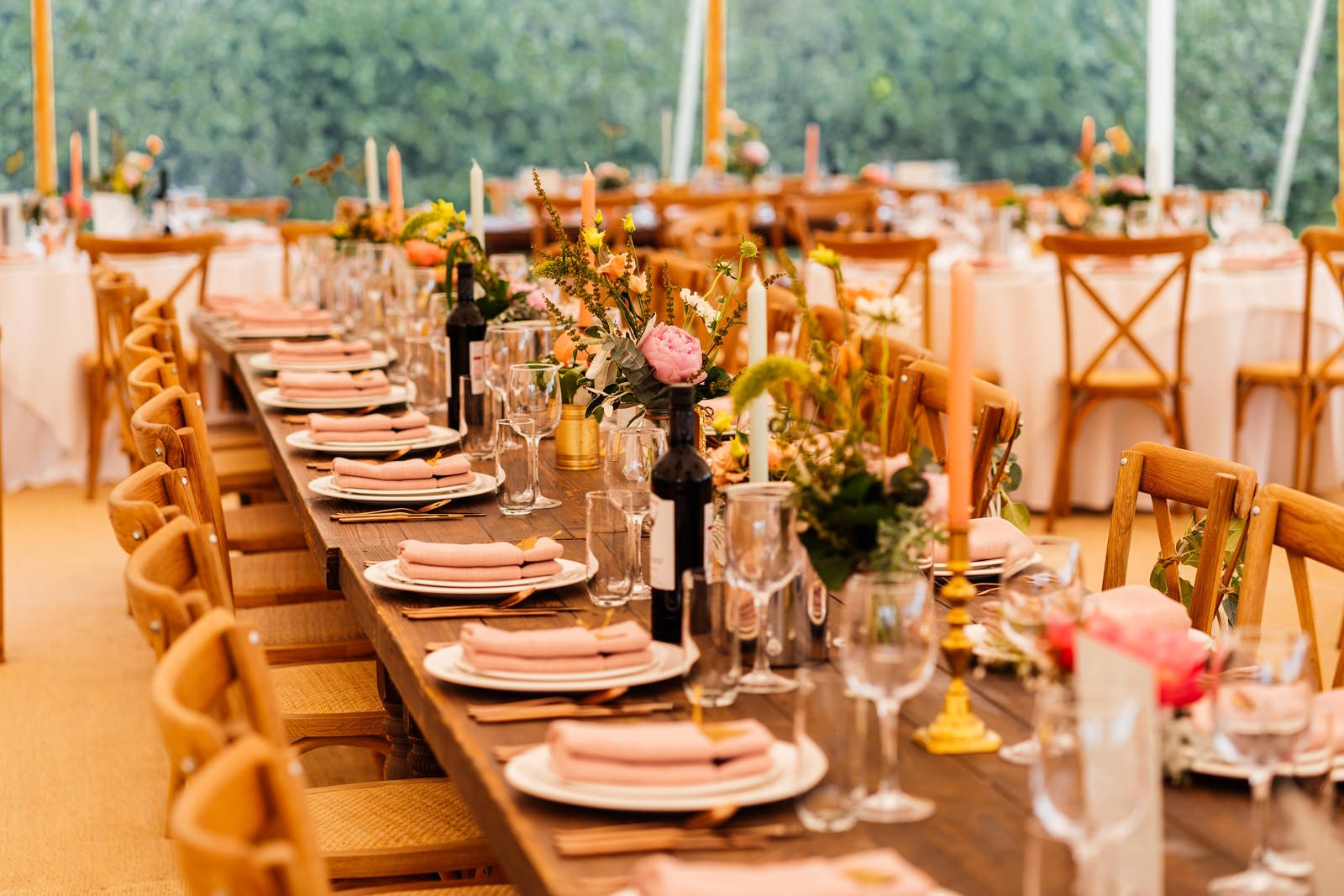 Alana & Adam Stunning PapaKåta Sperry Tent Wedding in Huntingdon, Cambridgeshire. Photography by Aaron Collett; Wedding Table Set up