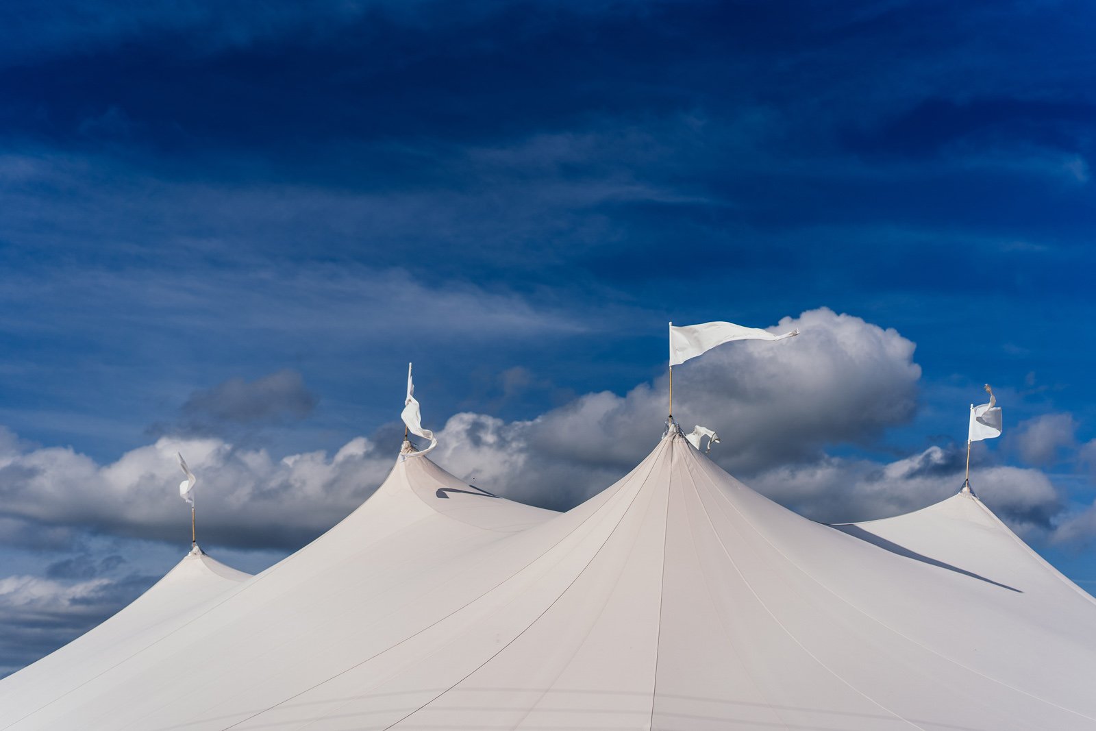 Alana & Adam Stunning PapaKåta Sperry Tent Wedding in Huntingdon, Cambridgeshire. Photography by Aaron Collett; Stunning Sperry Peaks