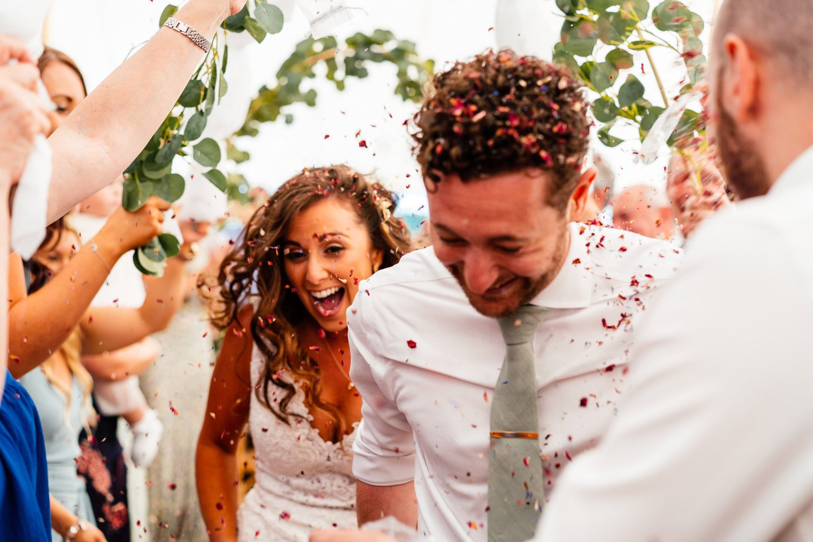 Alana & Adam Stunning PapaKåta Sperry Tent Wedding in Huntingdon, Cambridgeshire. Photography by Aaron Collett; Confetti Throw!