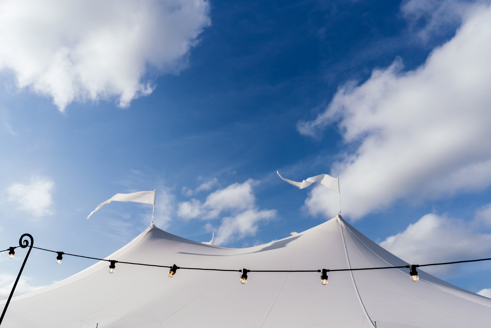 Alana & Adam Stunning PapaKåta Sperry Tent Wedding in Huntingdon, Cambridgeshire. Photography by Aaron Collett; Festoon Lights