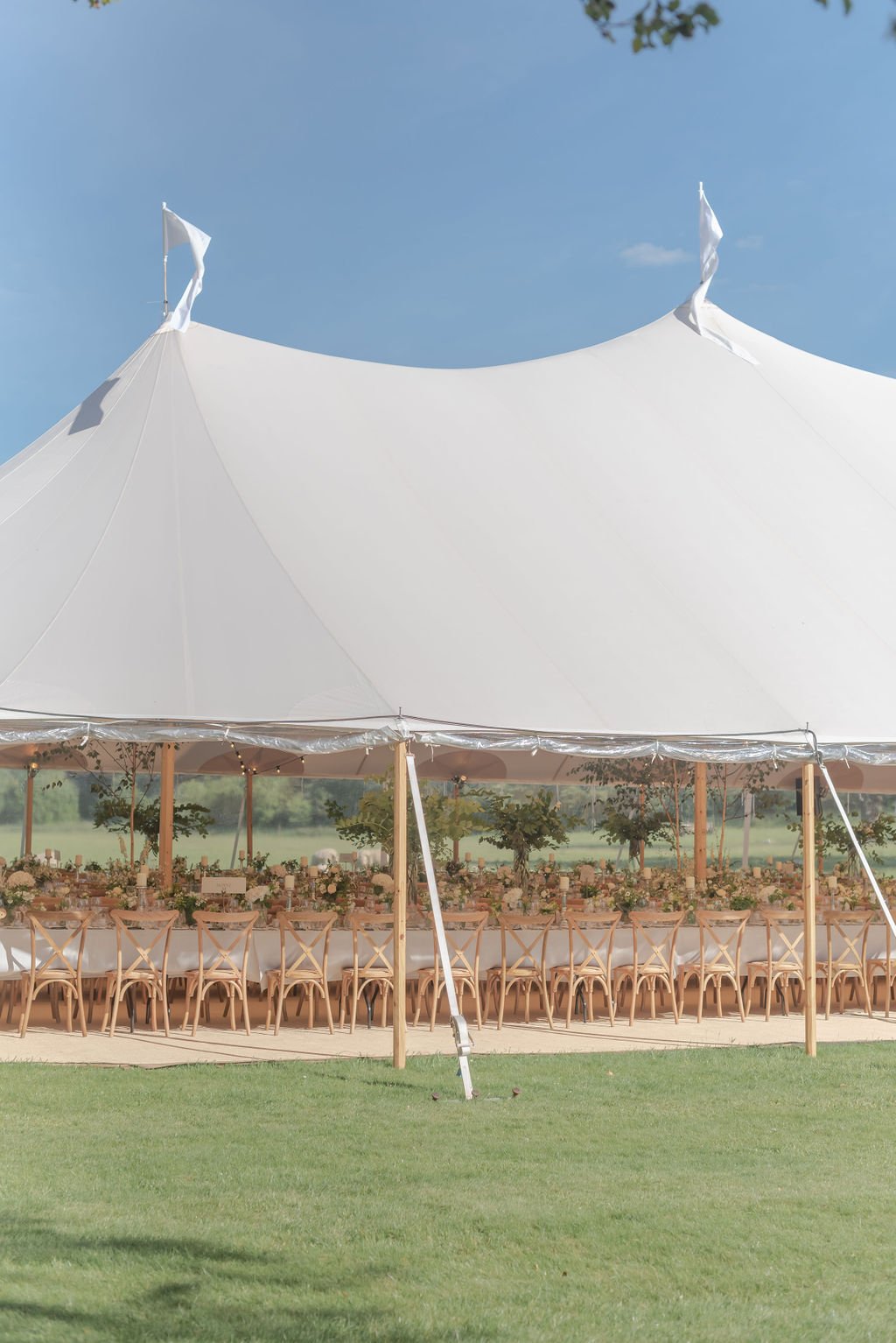 Amanda & Jono PapaKåta Sperry Tent Wedding, Rockley Manor, Flo Brooks Photography; Sperry Tent Set Up