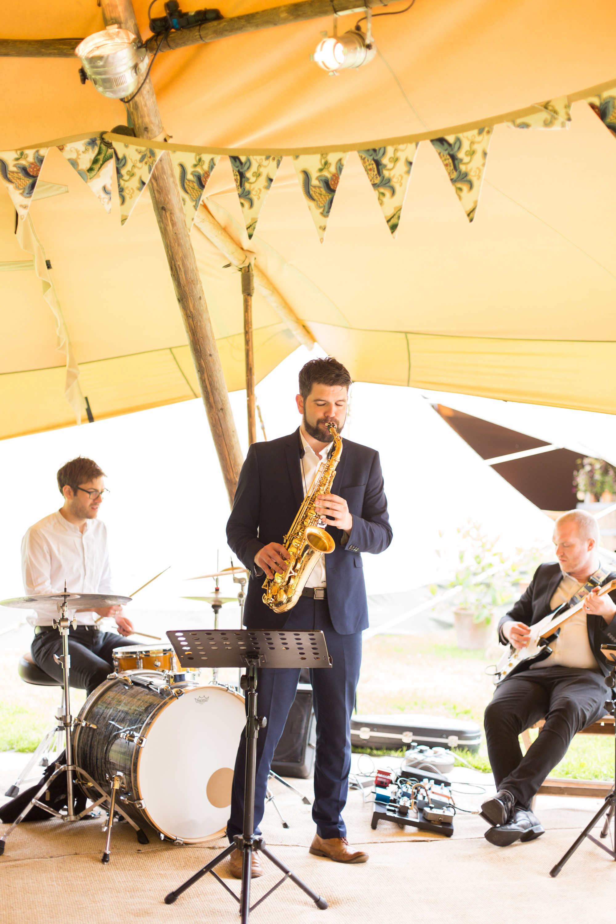 Jess & Rob's stunning PapaKåta Tipi Tent Wedding in Ilkley, West Yorkshire. Photography by Helen Warner; Entertainment