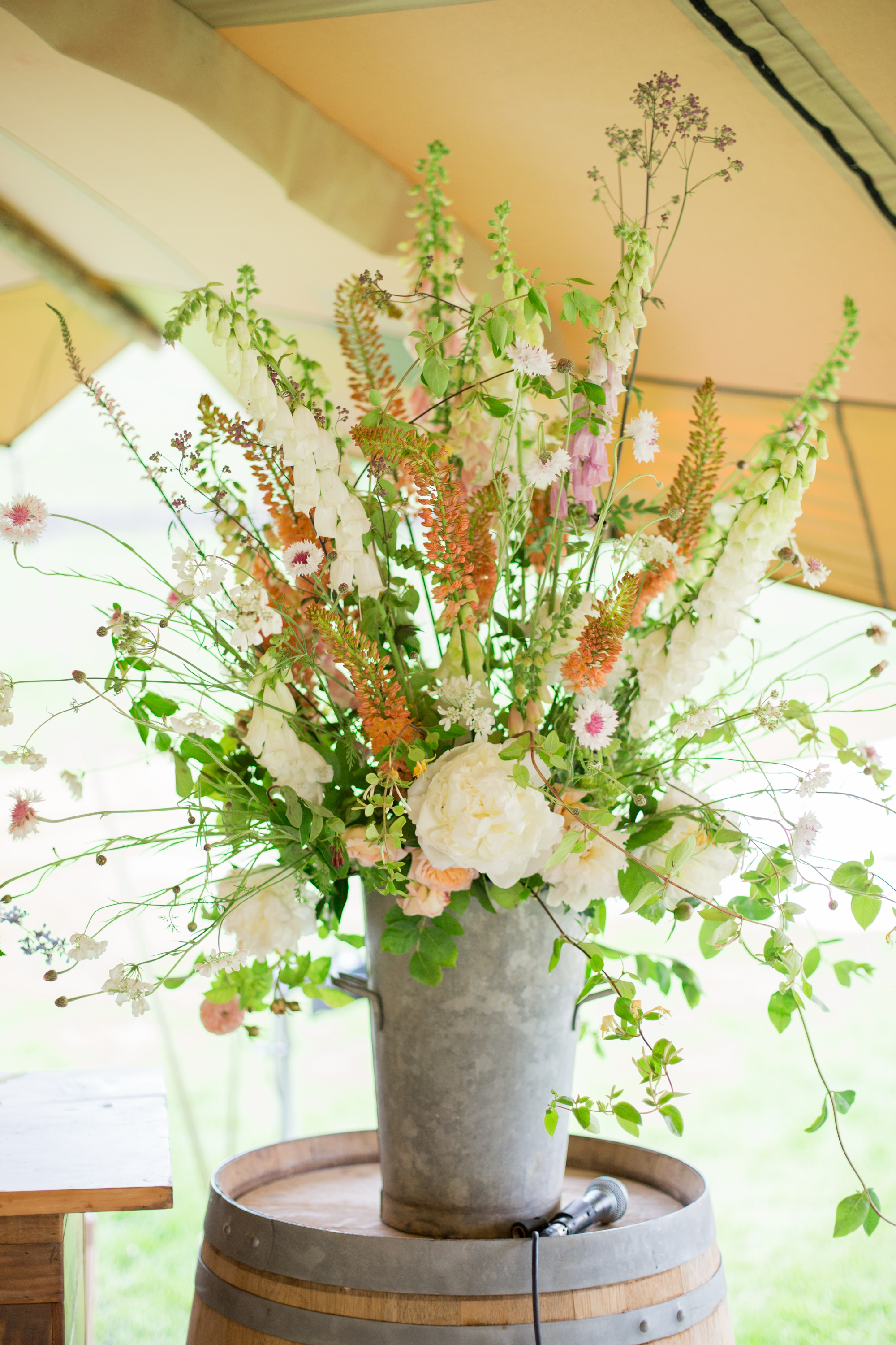 Jess & Rob's stunning PapaKåta Tipi Tent Wedding in Ilkley, West Yorkshire. Photography by Helen Warner; Beautiful Blooms
