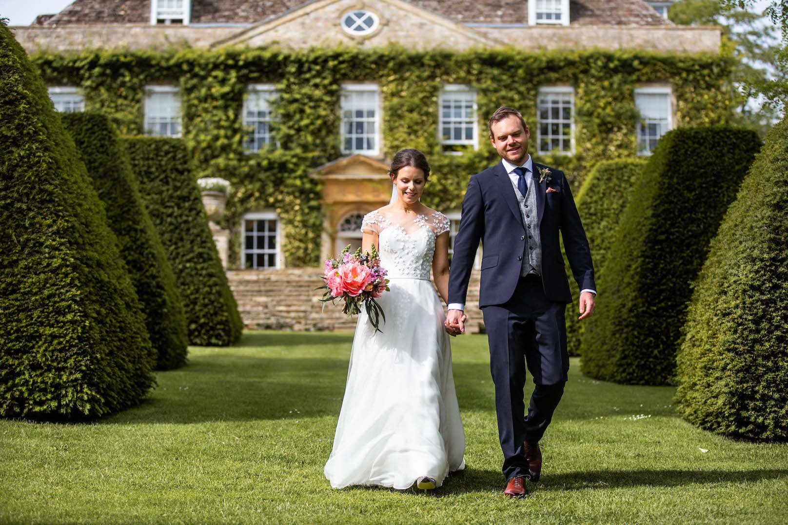 Fay & Mike Gorgeous PapaKåta Tipi Wedding at Cornwell Manor in the Cotswolds. Photographed by Alice Morgan Photography; Cornwell Manor