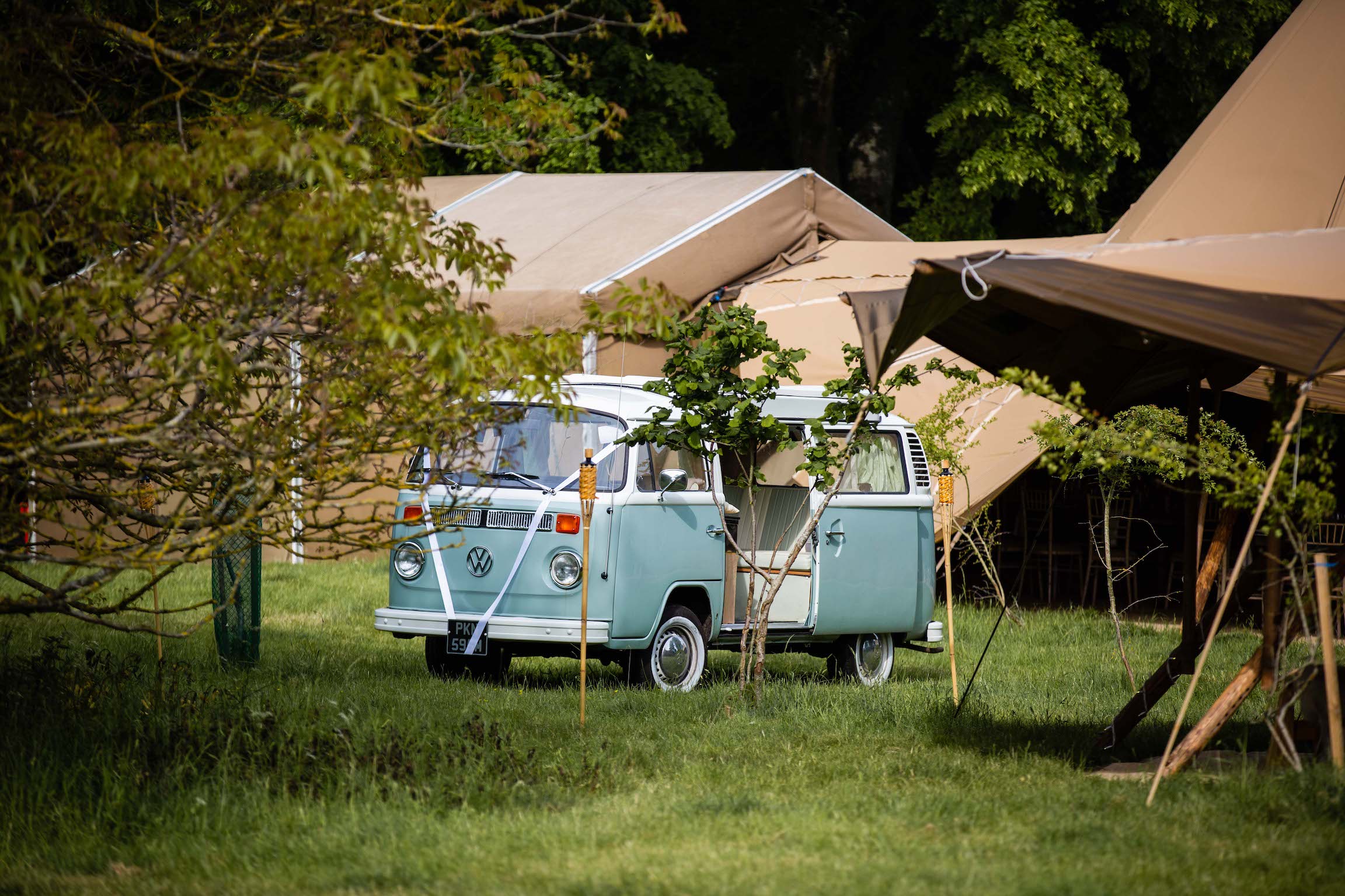 Fay & Mike Gorgeous PapaKåta Tipi Wedding at Cornwell Manor in the Cotswolds. Photographed by Alice Morgan Photography; Cute Camper Van