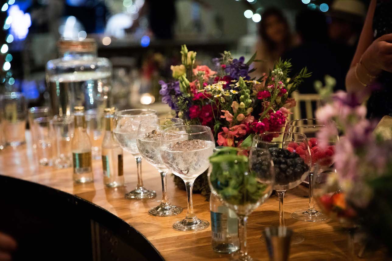 Fay & Mike Gorgeous PapaKåta Tipi Wedding at Cornwell Manor in the Cotswolds. Photographed by Alice Morgan Photography; Gin & Tonic Station