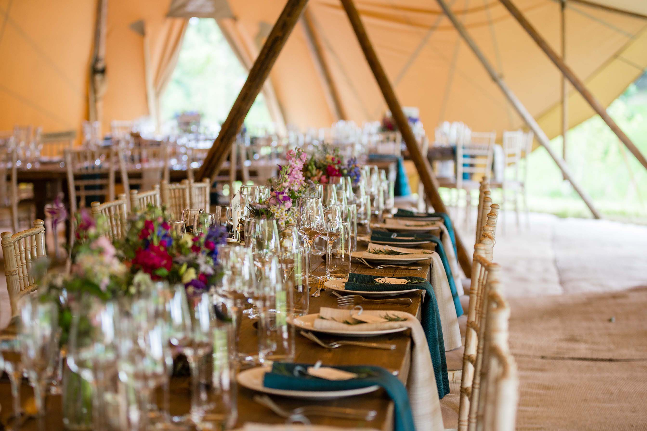 Fay & Mike Gorgeous PapaKåta Tipi Wedding at Cornwell Manor in the Cotswolds. Photographed by Alice Morgan Photography; Beautiful Tipi Interior