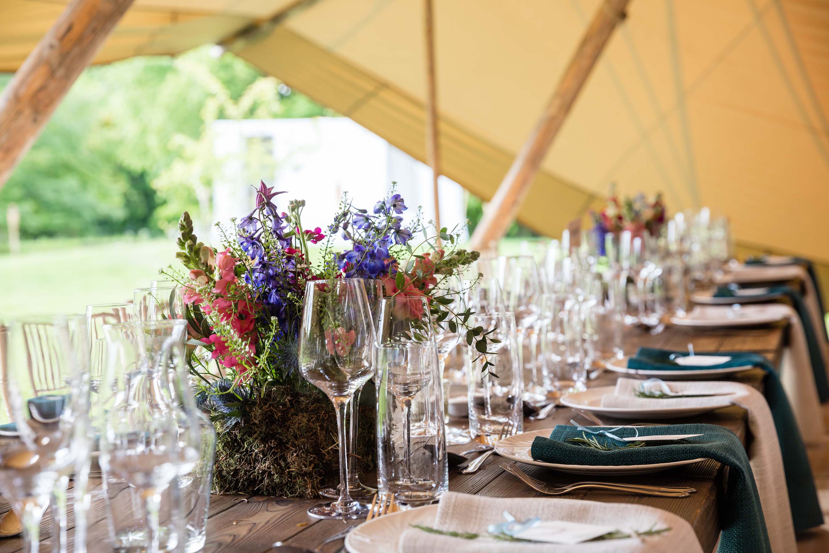 Fay & Mike Gorgeous PapaKåta Tipi Wedding at Cornwell Manor in the Cotswolds. Photographed by Alice Morgan Photography; Table Set Up
