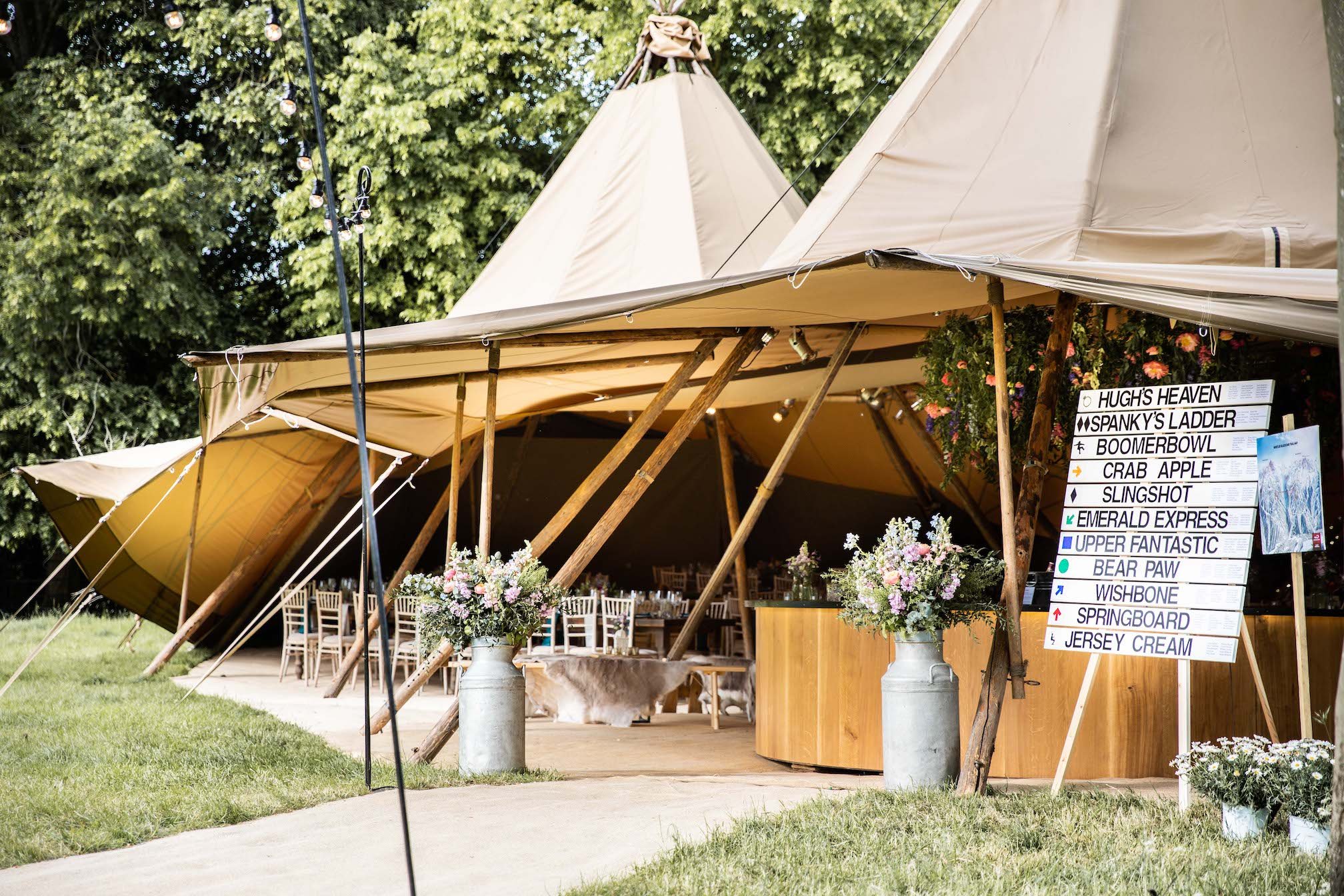 Fay & Mike Gorgeous PapaKåta Tipi Wedding at Cornwell Manor in the Cotswolds. Photographed by Alice Morgan Photography; Stunning Tipi Entrance