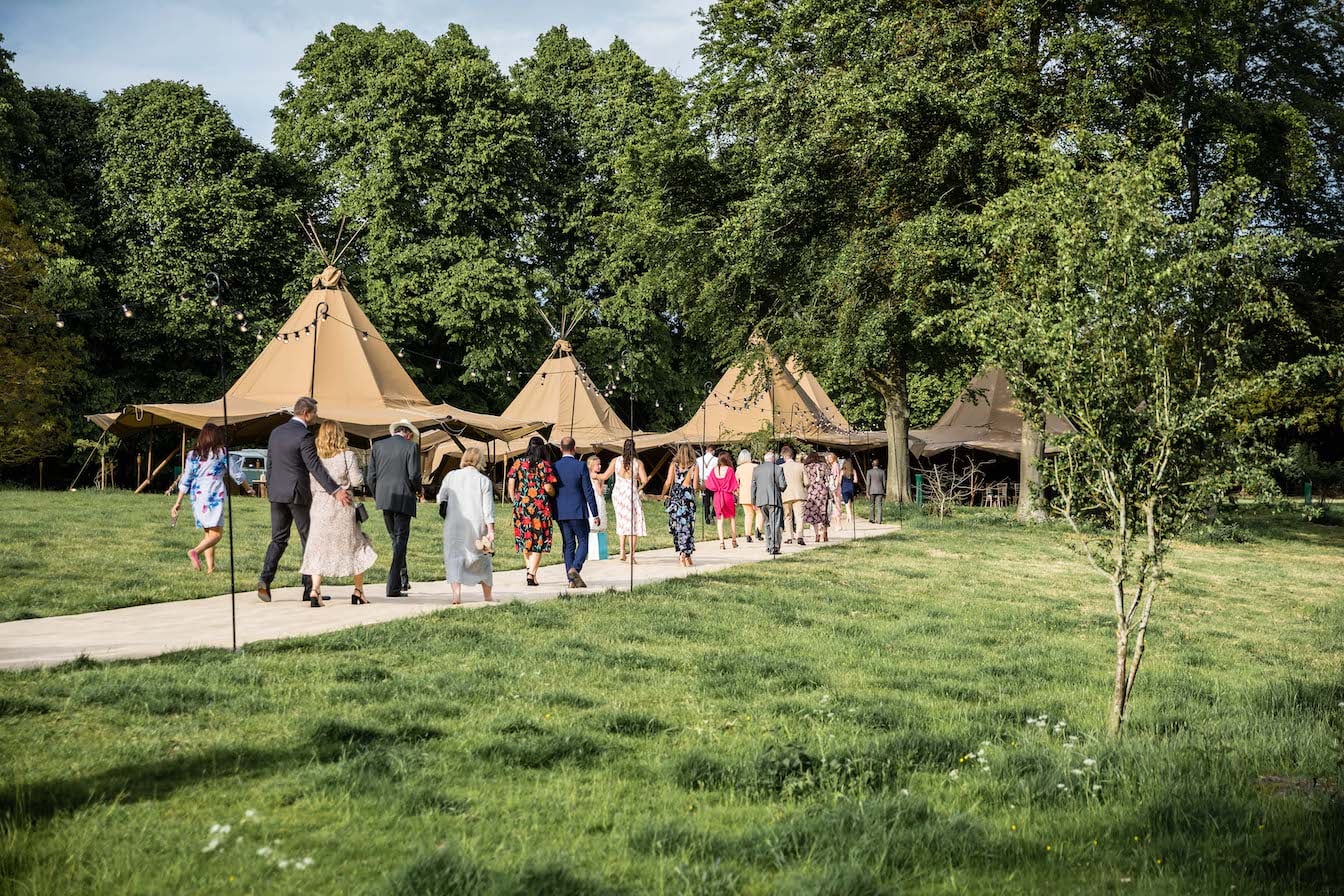 Fay & Mike Gorgeous PapaKåta Tipi Wedding at Cornwell Manor in the Cotswolds. Photographed by Alice Morgan Photography; Wedding Guests