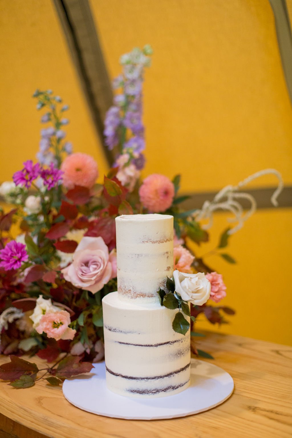 PapaKåta Autumn Open Weekend 2019 Tipi Tent, Photographed by Helen Warner Photography; Beautiful Cake by The Vanilla Pod Bakery