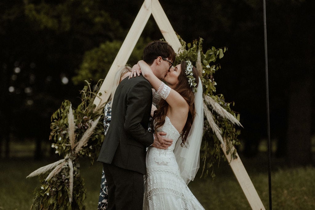 Georgie & Will Stunning PapaKåta Tipi Tent Wedding near Henley-on-Thames, Oxfordshire. Captured beautifully by Olivia & Dan Photography; Kiss the Bride