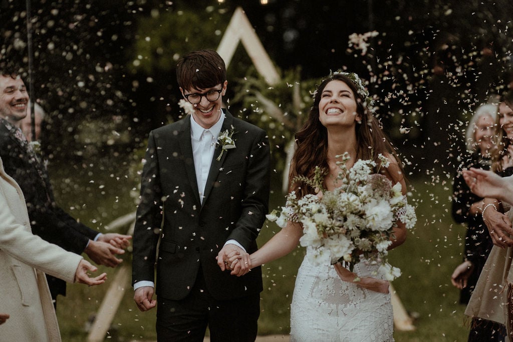 Georgie & Will Stunning PapaKåta Tipi Tent Wedding near Henley-on-Thames, Oxfordshire. Captured beautifully by Olivia & Dan Photography; Confetti Throw