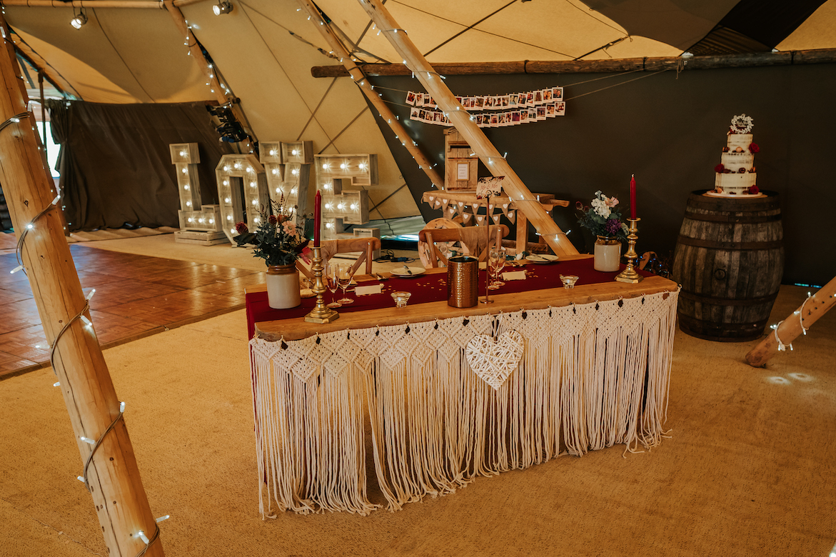 Leanne & Michael Gorgeous PapaKåta Tipi Tent Wedding in North Yorkshire, Photography by Charli; Gorgeous Top Table Details