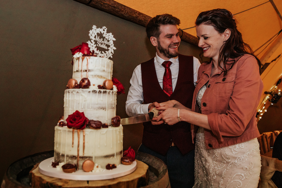 Leanne & Michael Gorgeous PapaKåta Tipi Tent Wedding in North Yorkshire, Photography by Charli; Cut the Cake! 