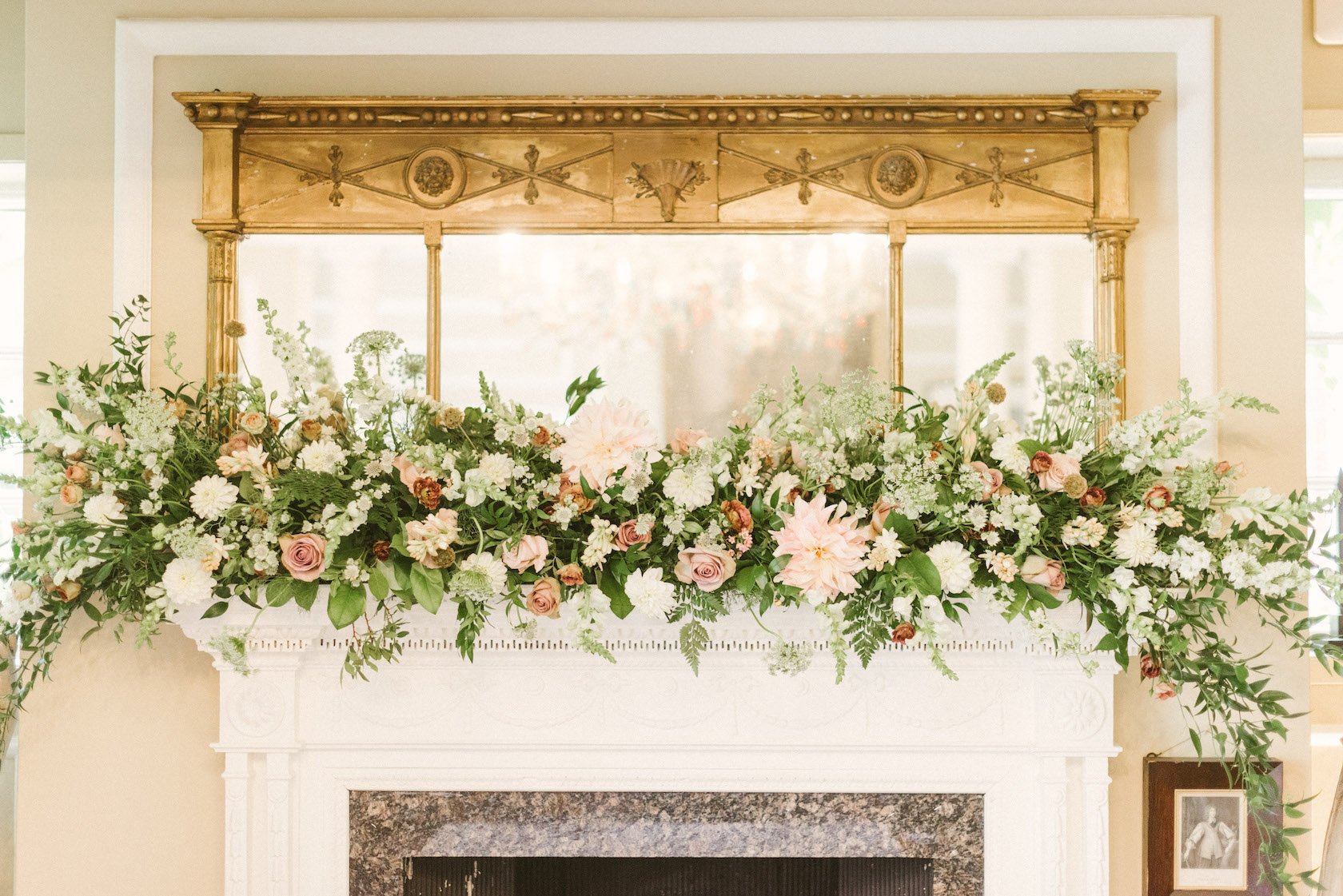 Jules & Shaun Beautiful PapaKåta Sperry Tent Wedding at Langar Hall. Photographed by Hannah Duffy Photography; Stunning Blooms!