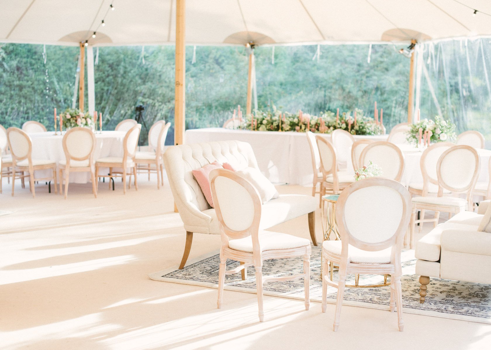 Jules & Shaun Beautiful PapaKåta Sperry Tent Wedding at Langar Hall. Photographed by Hannah Duffy Photography; Sunny Sperry Wedding
