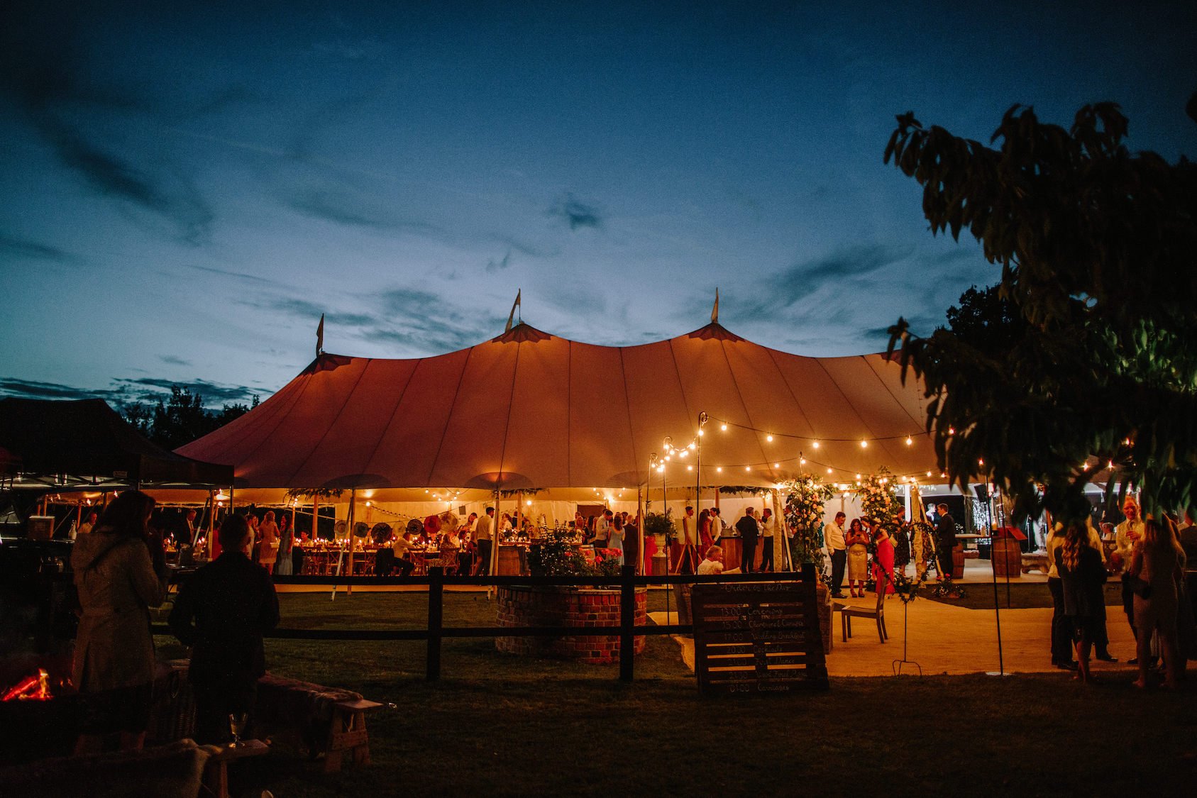 Georgina & James Stunning PapaKåta Sperry Tent Wedding in Finchampstead, Berkshire. Photography by Fresh Shoot Studios; Lit Up Sperry