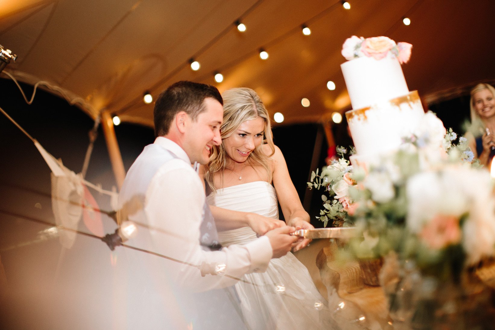 Georgina & James Stunning PapaKåta Sperry Tent Wedding in Finchampstead, Berkshire. Photography by Fresh Shoot Studios; Cut the Cake!